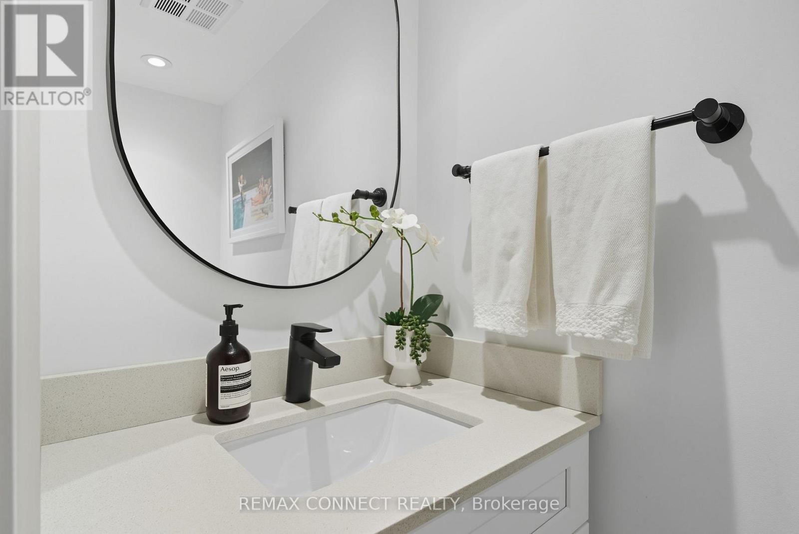 1504 - 208 Queens Quay W, Toronto (Waterfront Communities), Ontario  M5J 2Y5 - Photo 17 - C12897554