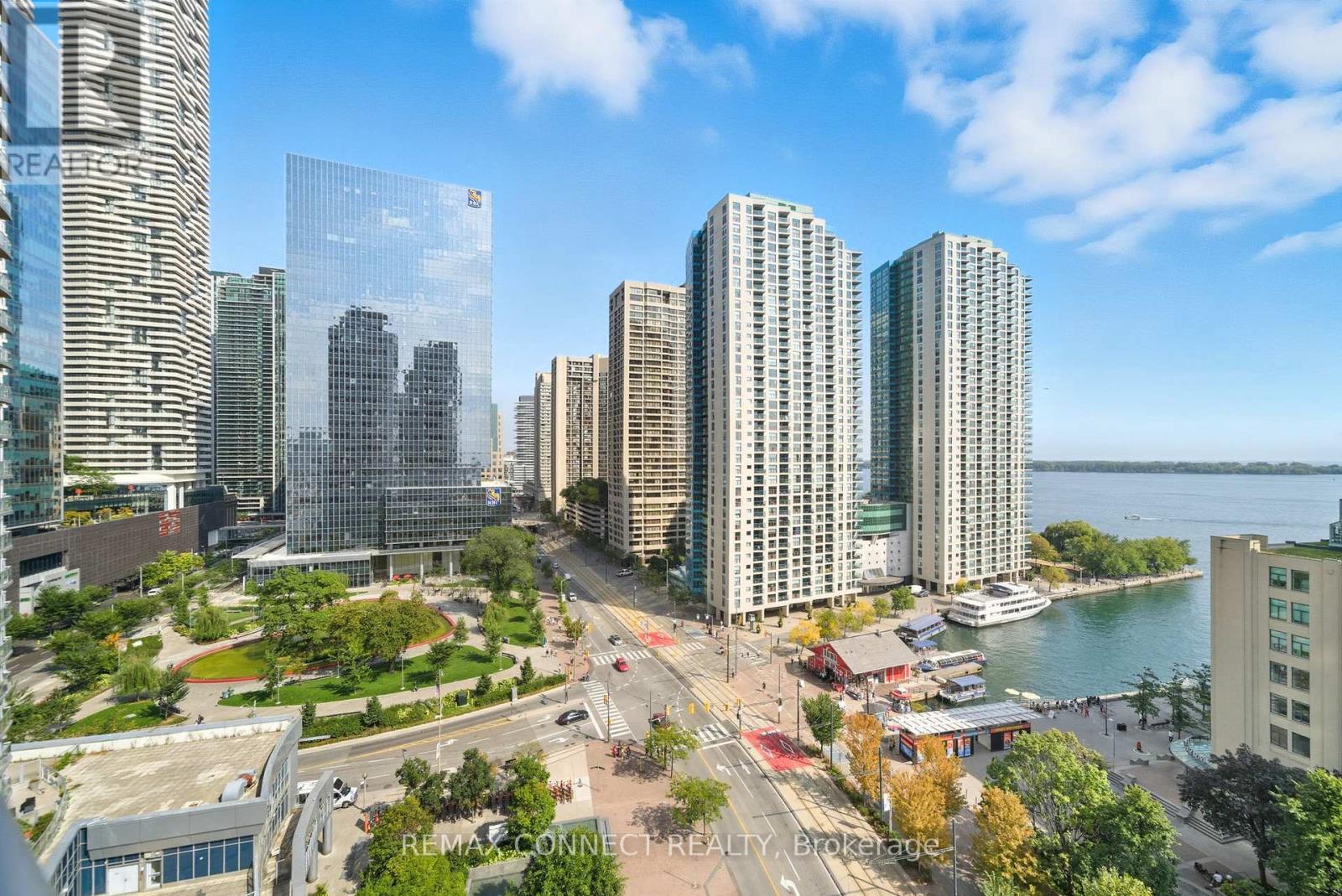 1504 - 208 Queens Quay W, Toronto (Waterfront Communities), Ontario  M5J 2Y5 - Photo 2 - C12897554