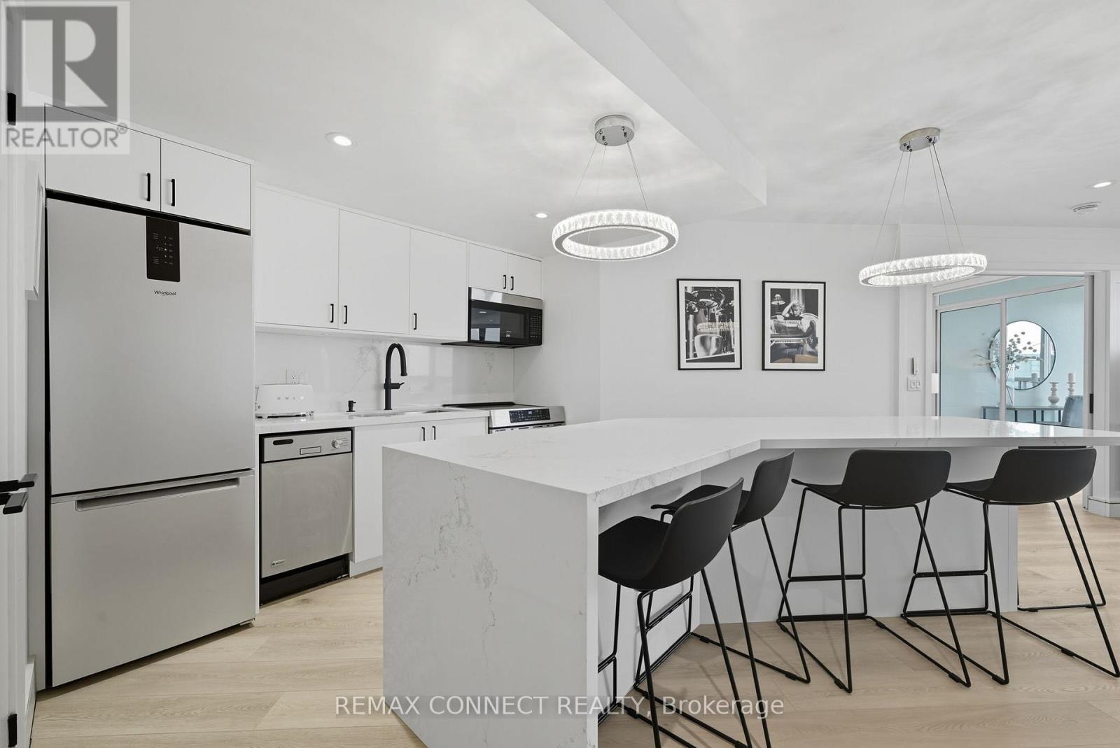 1504 - 208 Queens Quay W, Toronto (Waterfront Communities), Ontario  M5J 2Y5 - Photo 5 - C12897554