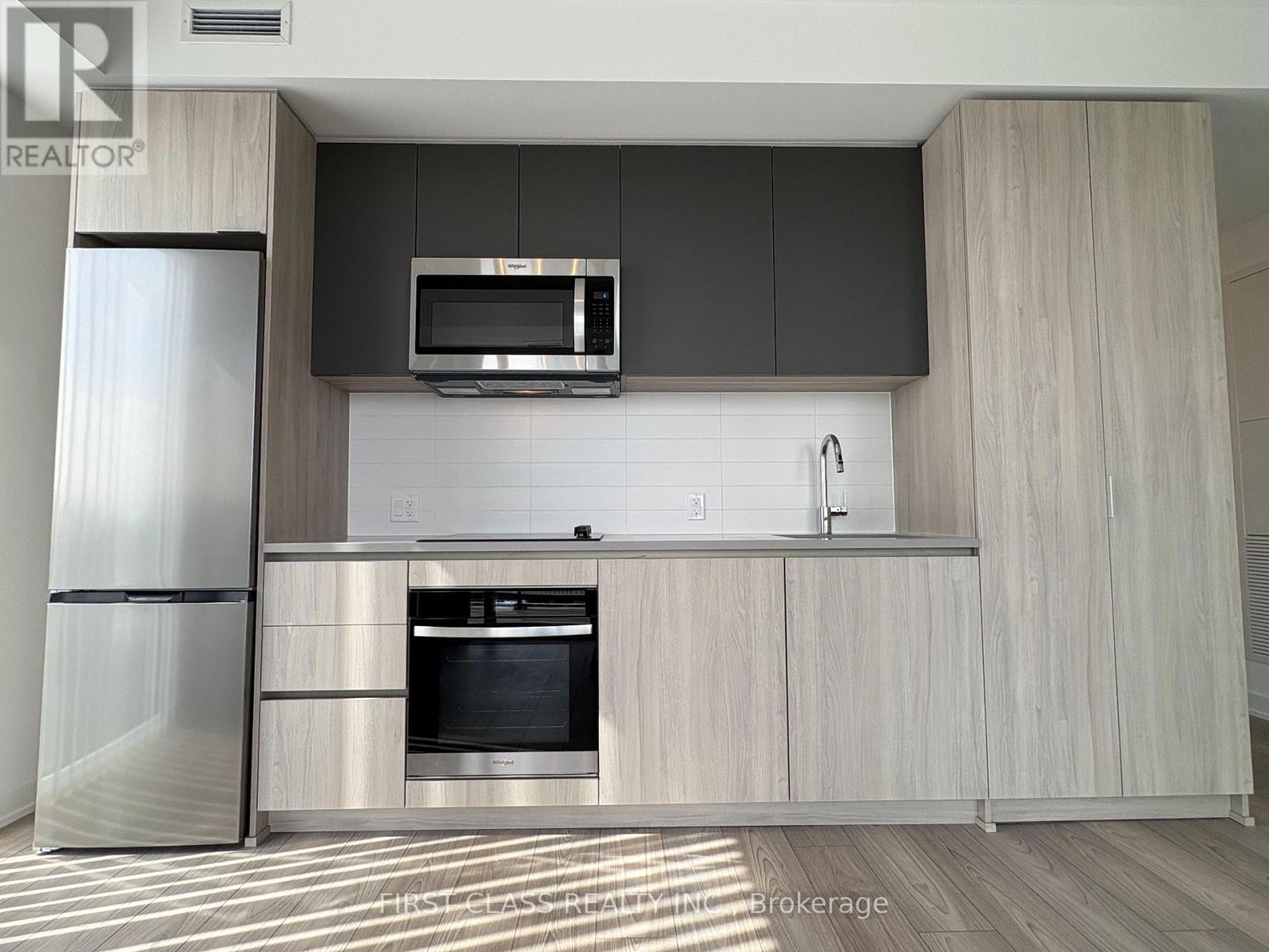 2415 - 5858 Yonge Street, Toronto, Ontario  M2M 0C6 - Photo 2 - C12897582