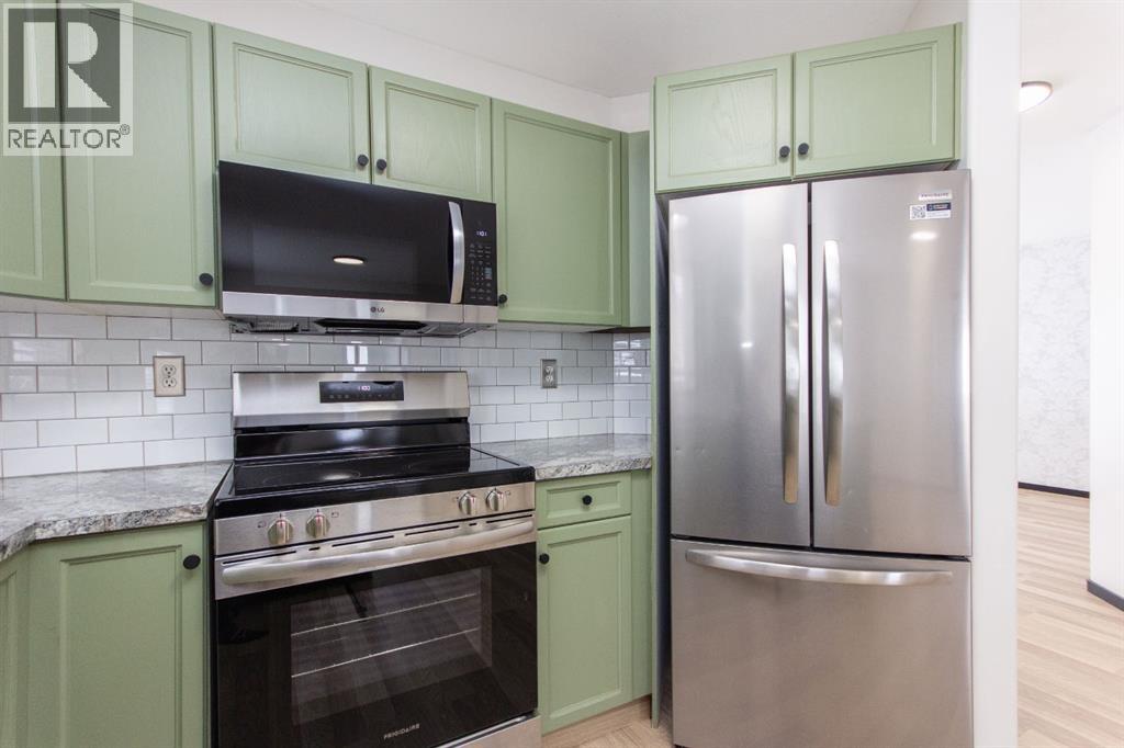 16 Johnson Close, Penhold, Alberta  T0M 0R1 - Photo 9 - A2287189