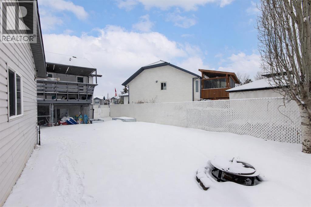 16 Johnson Close, Penhold, Alberta  T0M 0R1 - Photo 32 - A2287189