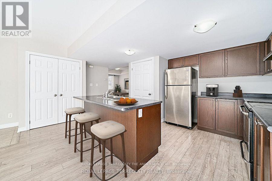 140 Mary Street N, Oshawa, Ontario  L1G 5B9 - Photo 3 - E12897562