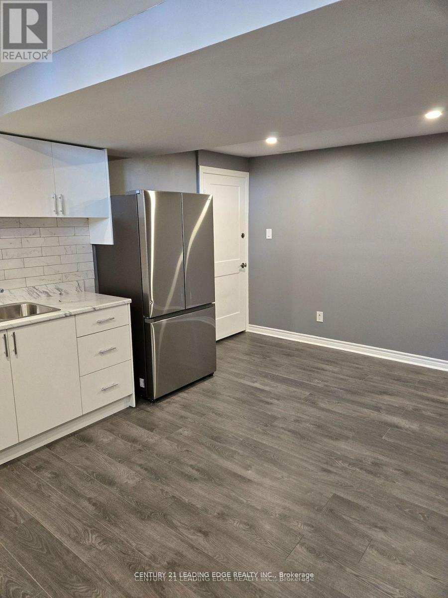 10 Lambton Avenue, Toronto, Ontario  M6N 2S1 - Photo 7 - W12897022