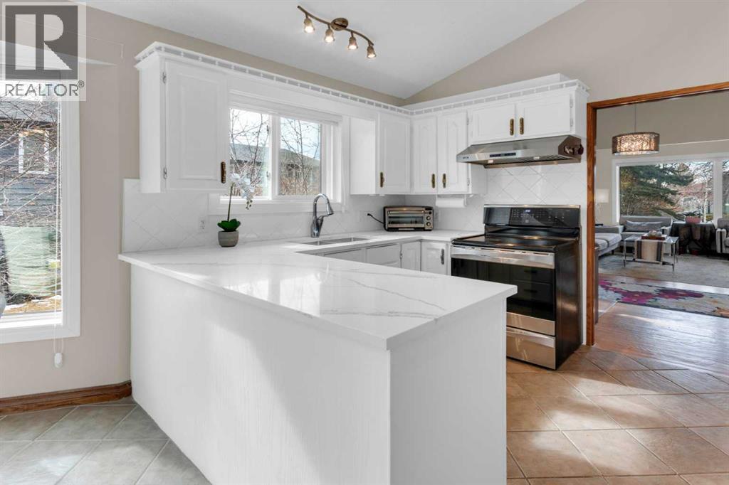 111 Edforth Place Nw, Calgary, Alberta  T3A 3V3 - Photo 8 - A2293859