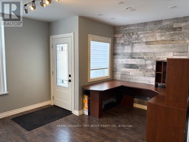 Unit #27 - 220 Industrial Parkway S, Aurora, Ontario  L4G 3V6 - Photo 2 - N12897566