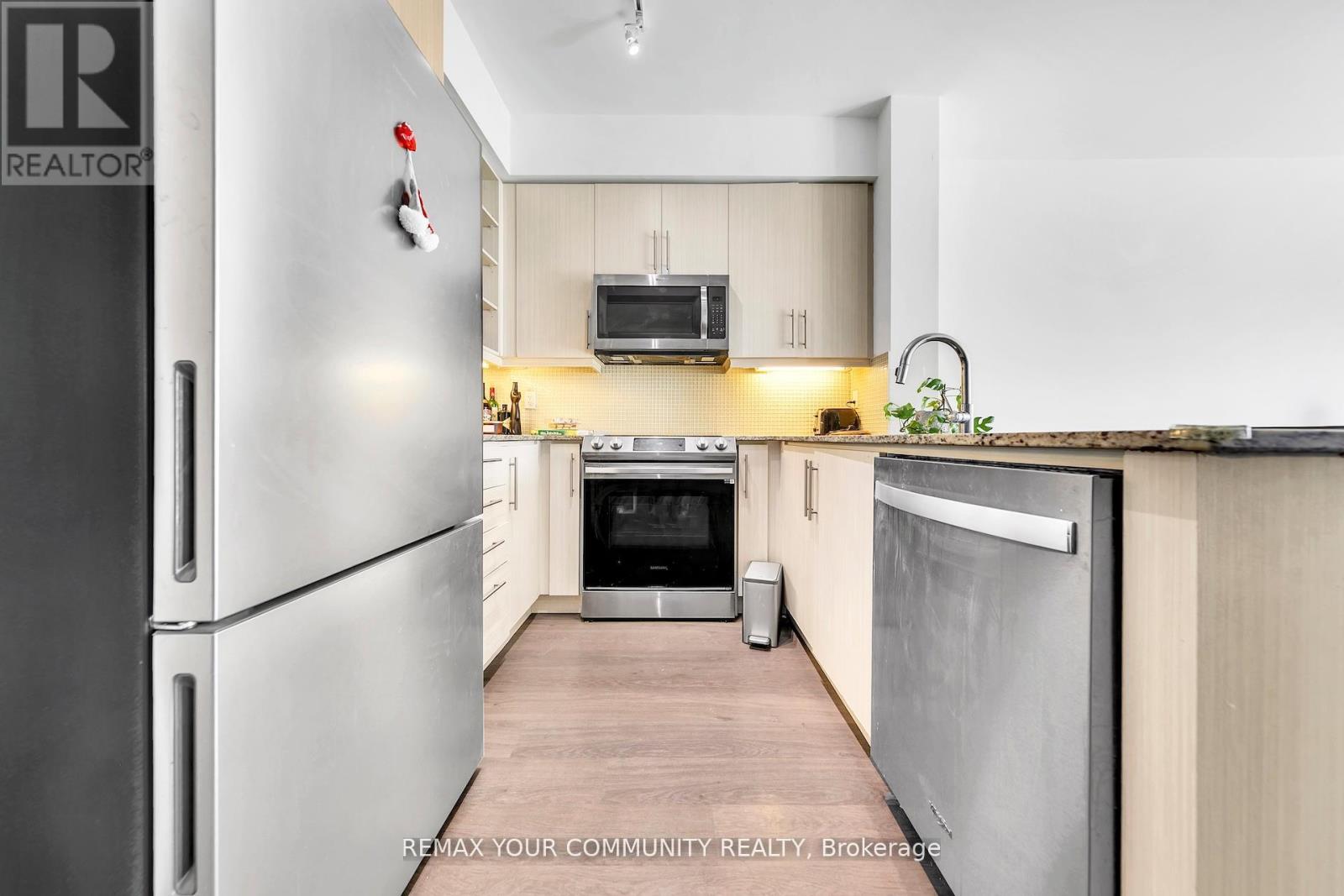 1807 - 65 Oneida Crescent, Richmond Hill, Ontario  L4B 0G9 - Photo 7 - N12897588