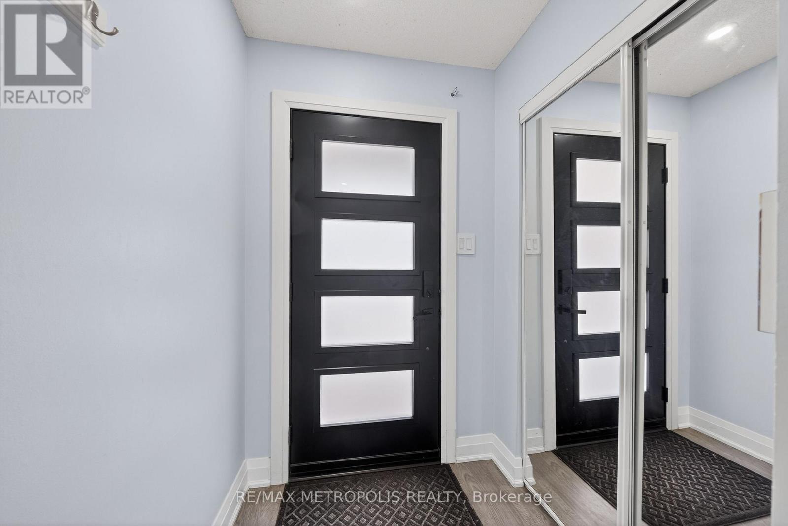 43 Tiller Trail, Brampton, Ontario  L6X 4R6 - Photo 2 - W12897524