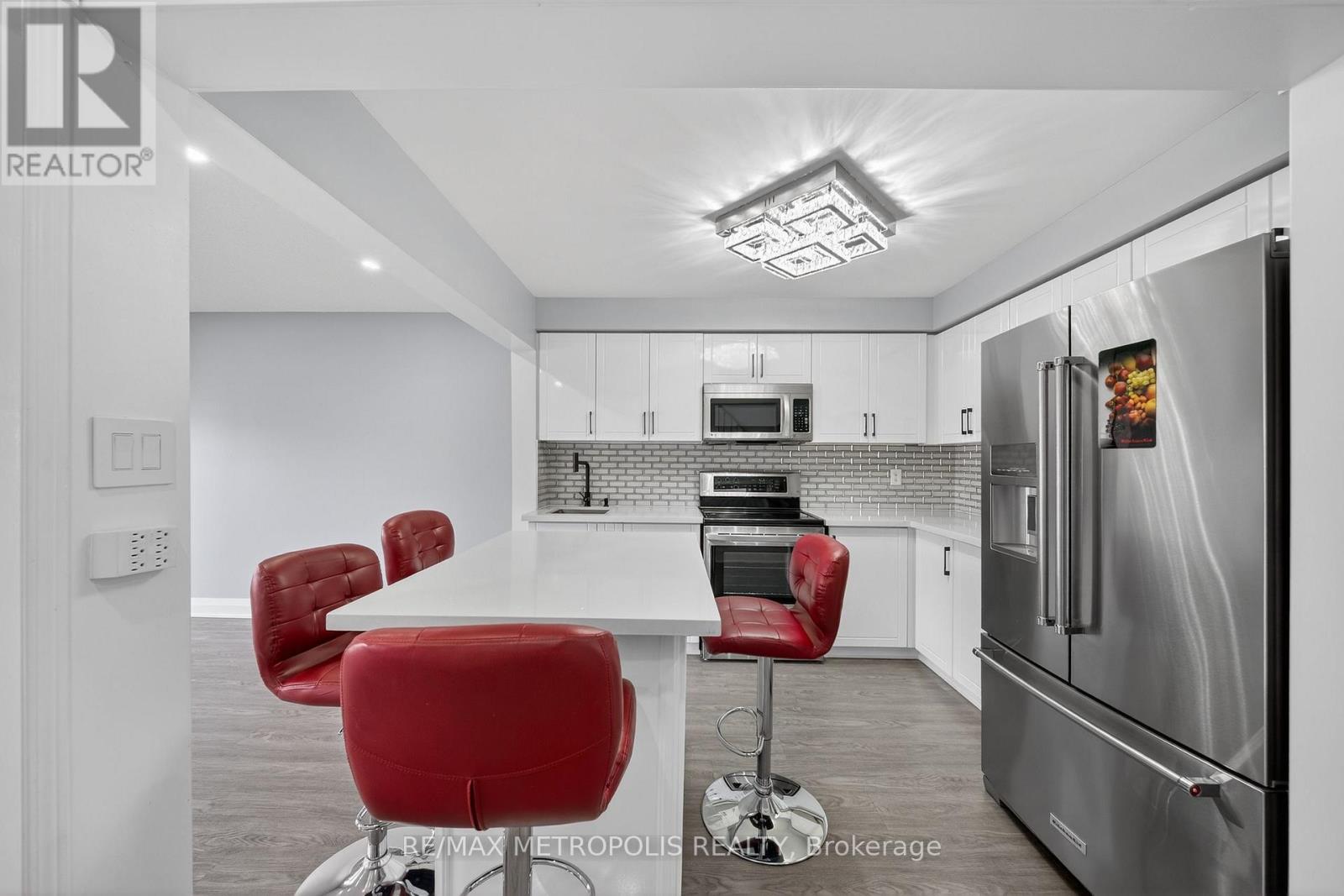 43 Tiller Trail, Brampton, Ontario  L6X 4R6 - Photo 6 - W12897524