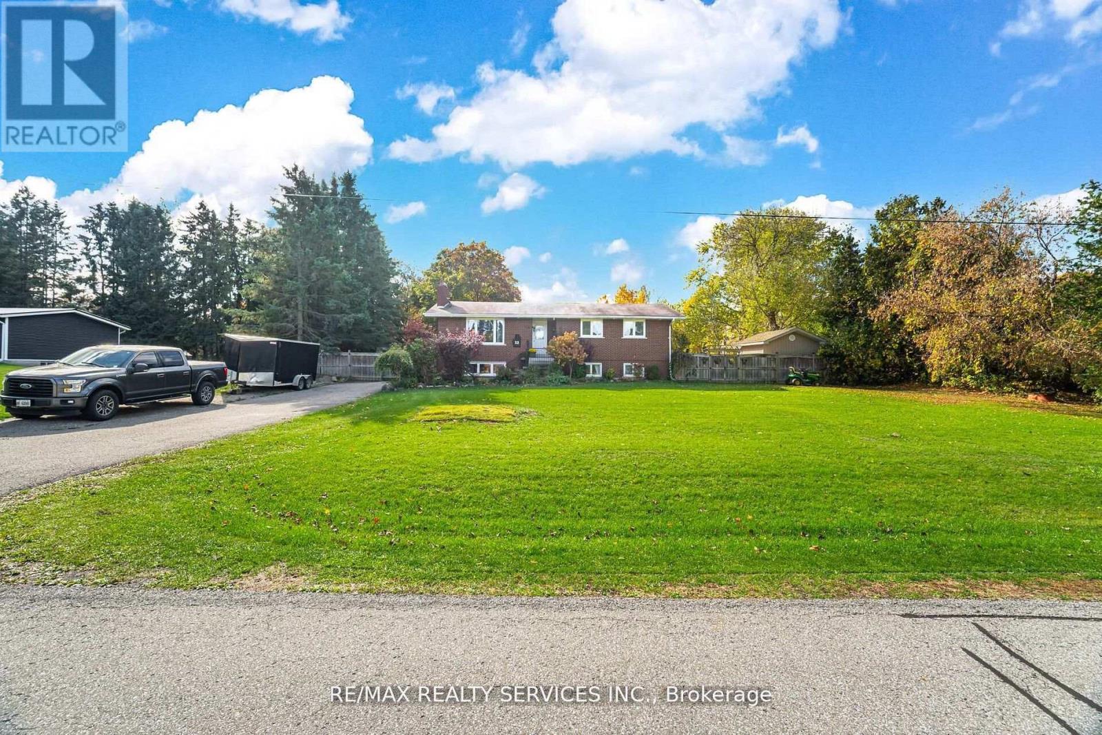 32 Caledon Street, Caledon, Ontario  L7K 0E2 - Photo 2 - W12897550