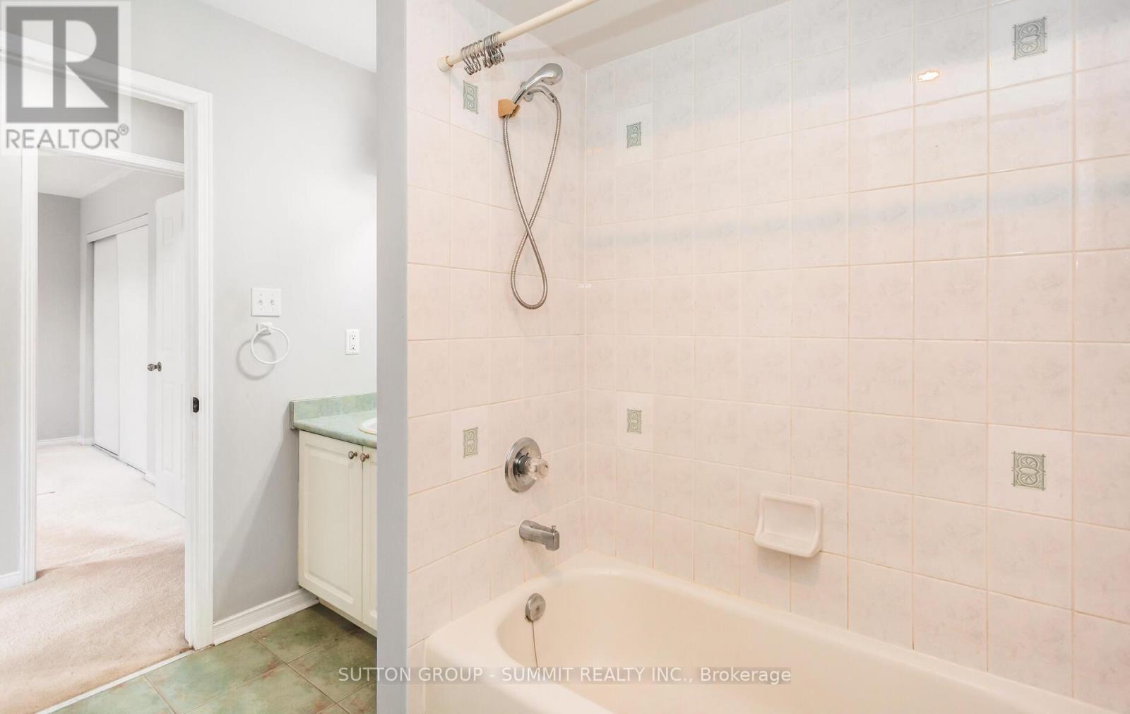 Upper - 3174 Workman Drive, Mississauga, Ontario  L5M 6K8 - Photo 13 - W12897552