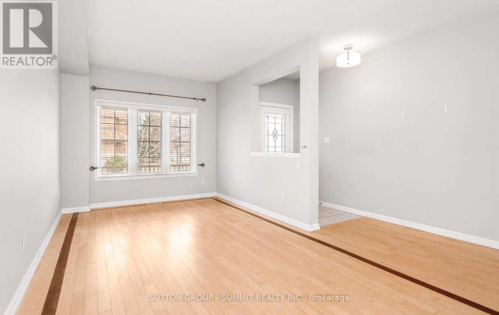 Upper - 3174 Workman Drive, Mississauga, Ontario  L5M 6K8 - Photo 4 - W12897552