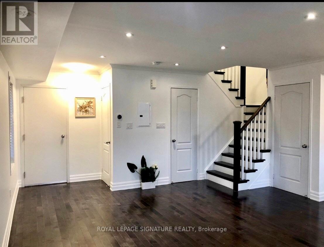 6 - 39 Hays Boulevard, Oakville, Ontario  L6H 0J1 - Photo 5 - W12897568