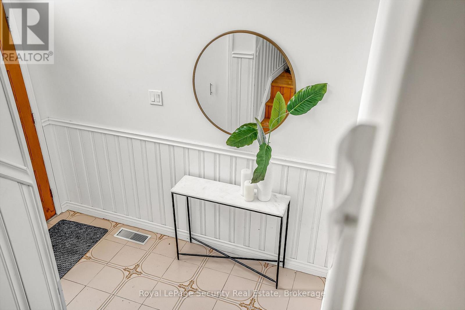 516 Kelvedon Mews, Mississauga, Ontario  L4Z 1G4 - Photo 5 - W12897580