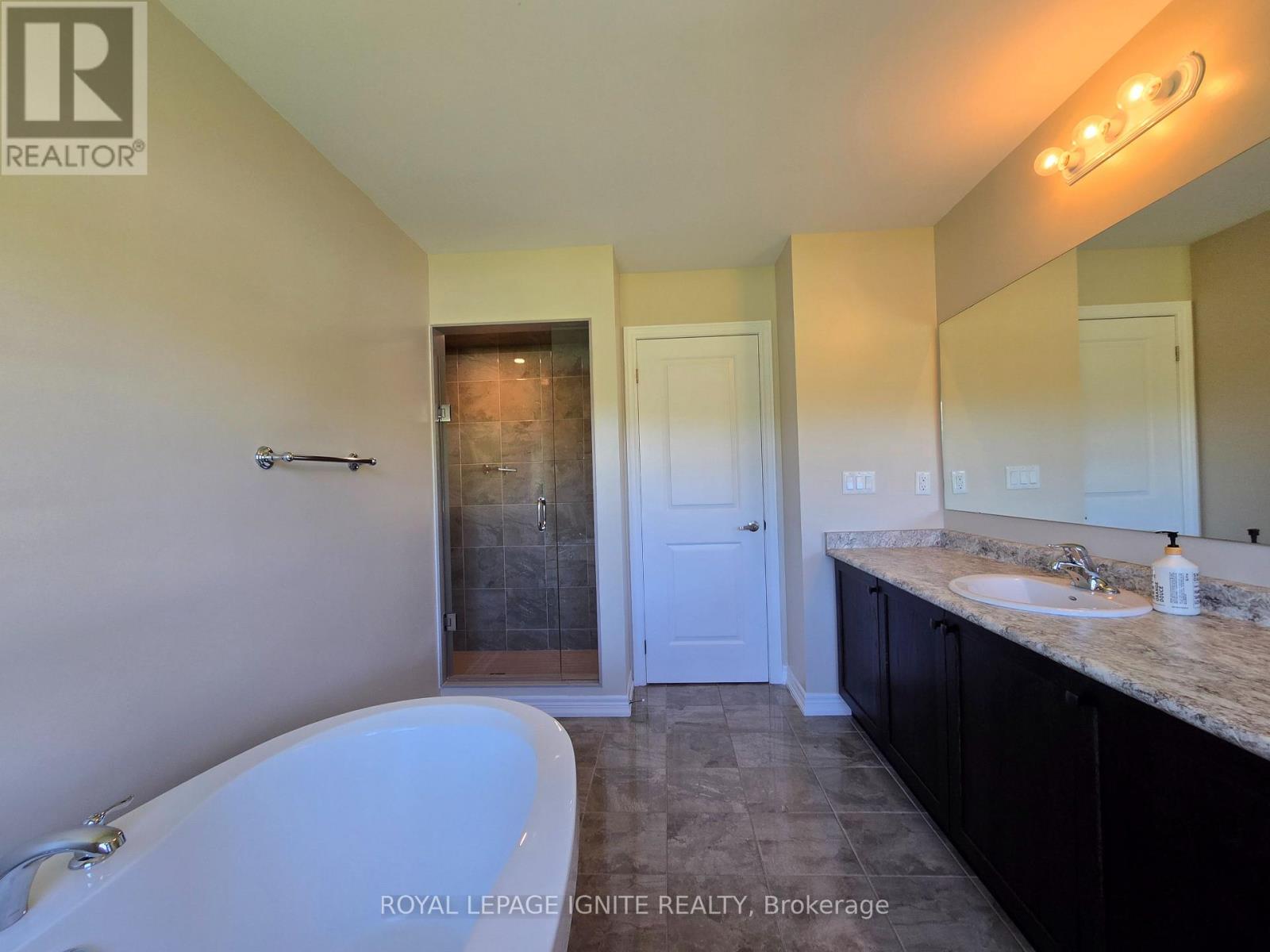 73 Summer Breeze Drive, Quinte West (Murray Ward), Ontario  K0K 1L0 - Photo 32 - X12897492