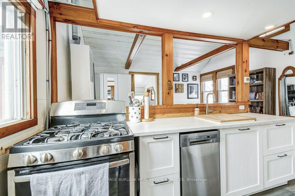 716 Sandy Bay Road, Haldimand (Dunnville), Ontario  N1A 2W6 - Photo 6 - X12897526