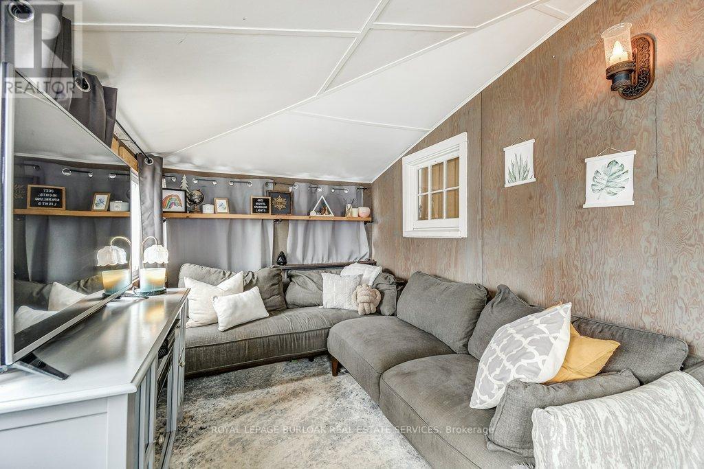 716 Sandy Bay Road, Haldimand (Dunnville), Ontario  N1A 2W6 - Photo 7 - X12897526