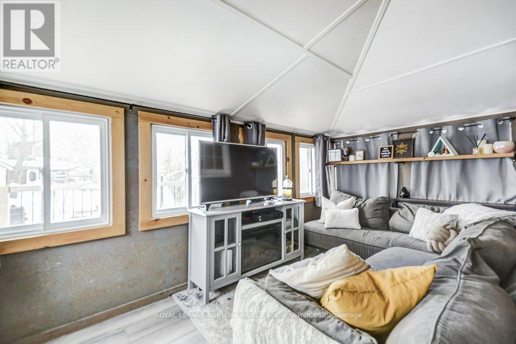 716 Sandy Bay Road, Haldimand (Dunnville), Ontario  N1A 2W6 - Photo 8 - X12897526