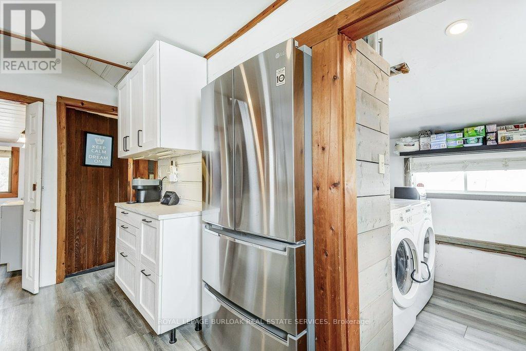 716 Sandy Bay Road, Haldimand (Dunnville), Ontario  N1A 2W6 - Photo 9 - X12897526