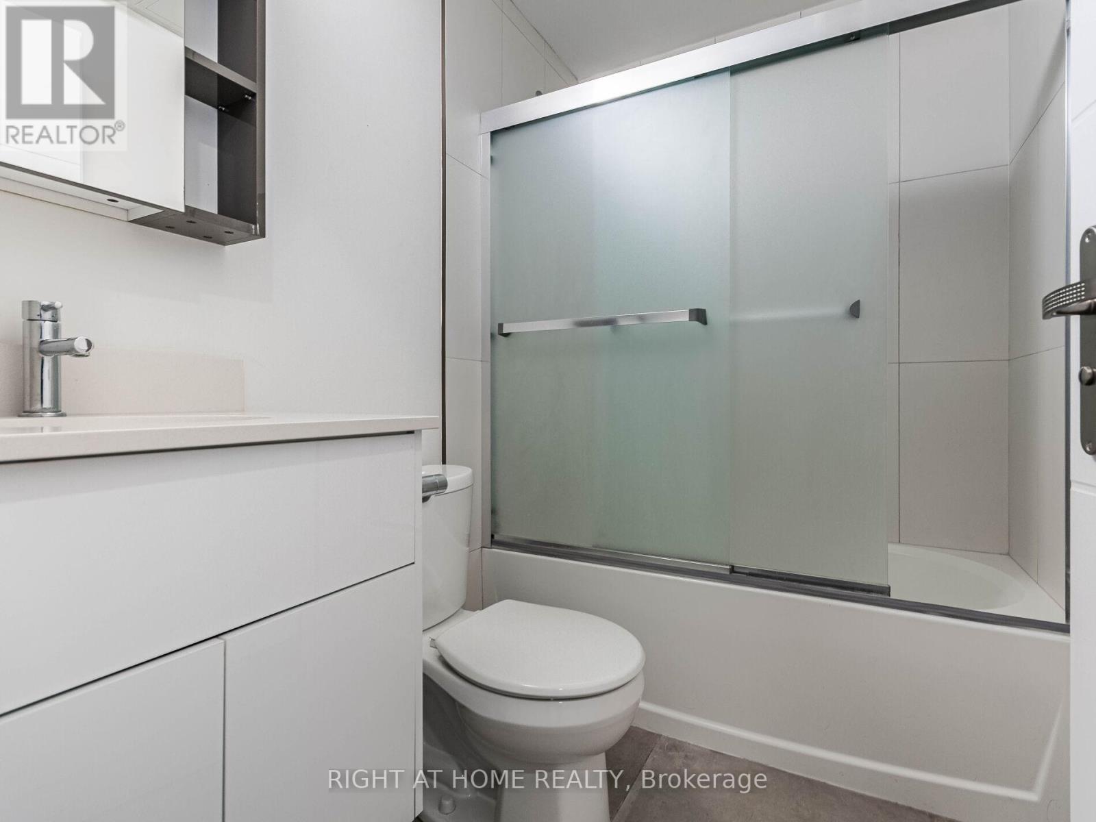 1409 - 60 Frederick Street, Kitchener, Ontario  N2H 0C7 - Photo 13 - X12897538