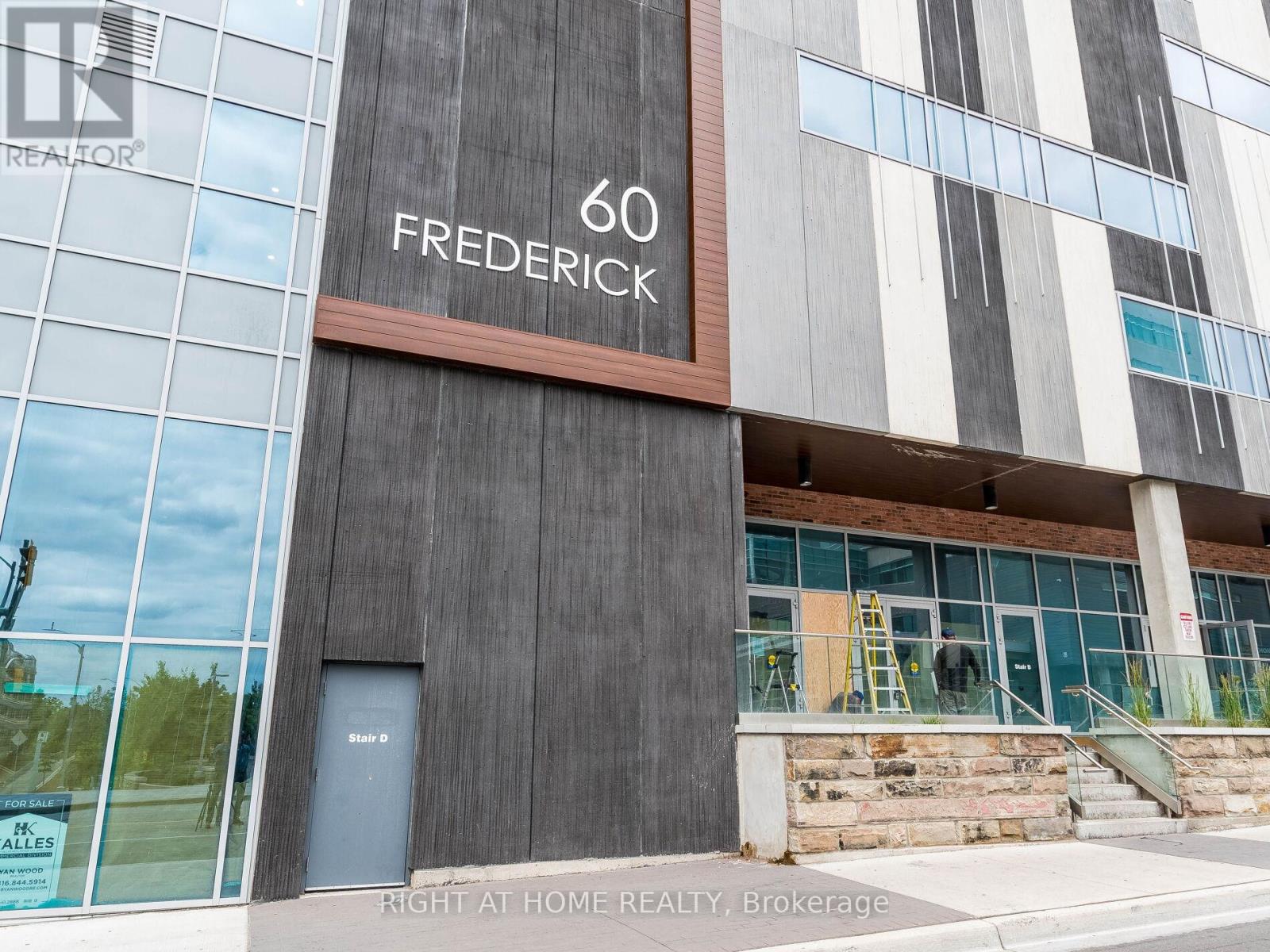 1409 - 60 Frederick Street, Kitchener, Ontario  N2H 0C7 - Photo 3 - X12897538