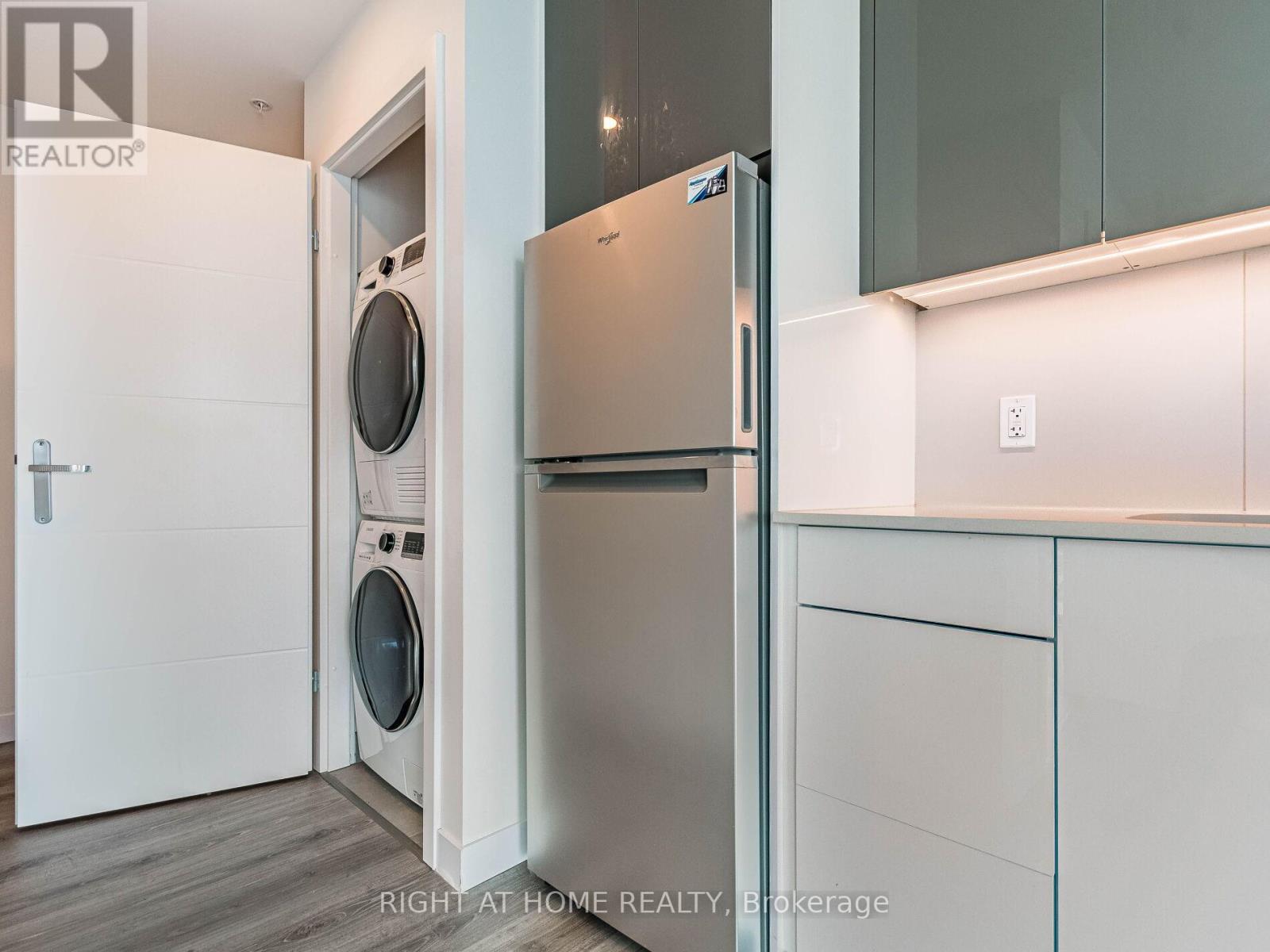 1409 - 60 Frederick Street, Kitchener, Ontario  N2H 0C7 - Photo 37 - X12897538