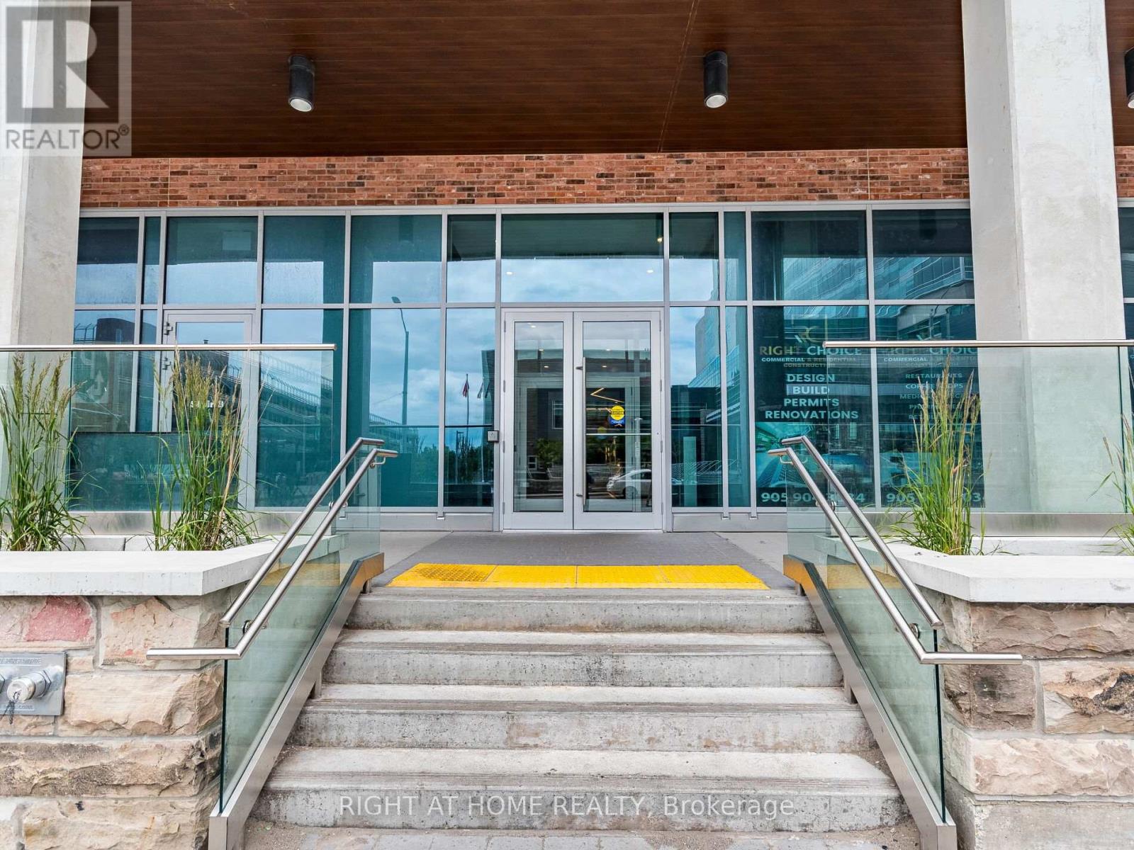 1409 - 60 Frederick Street, Kitchener, Ontario  N2H 0C7 - Photo 4 - X12897538