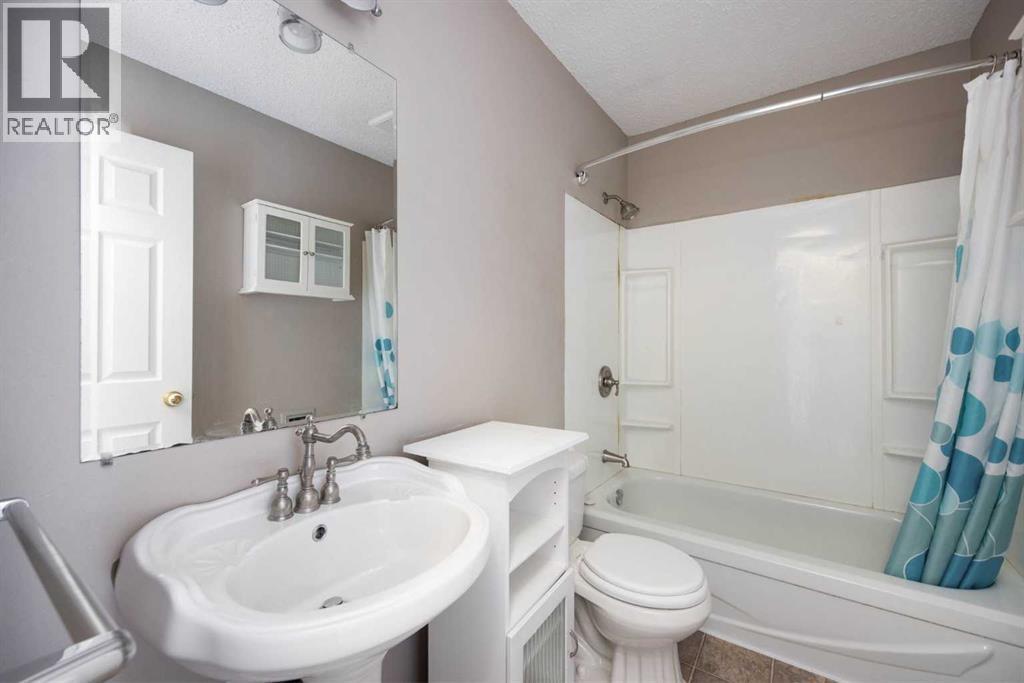 278 Ross Haven Drive, Fort Mcmurray, Alberta  T9H 3P1 - Photo 17 - A2291342