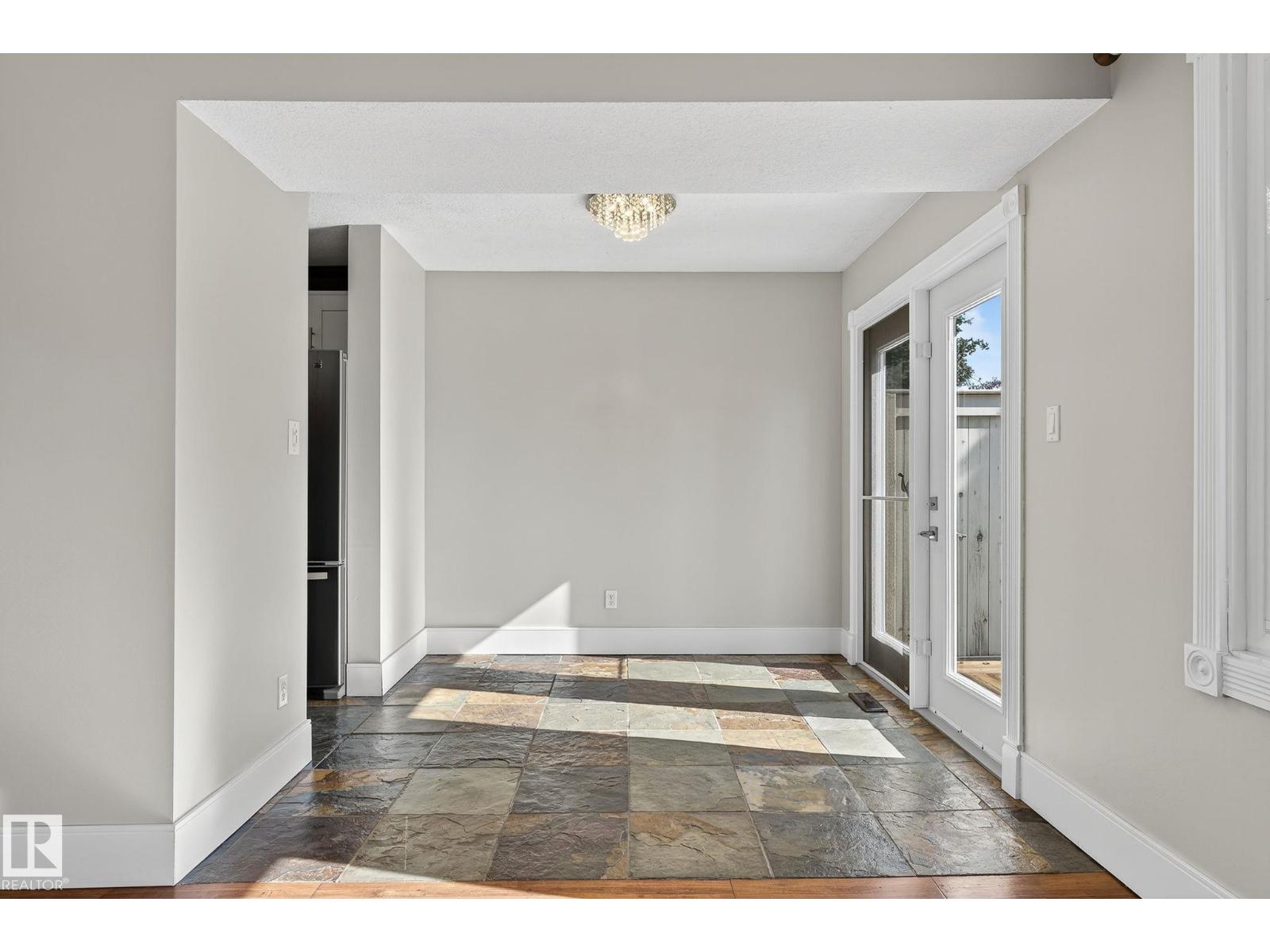 146 Callingwood Pl Nw, Edmonton, Alberta  T5T 8C6 - Photo 12 - E4478061