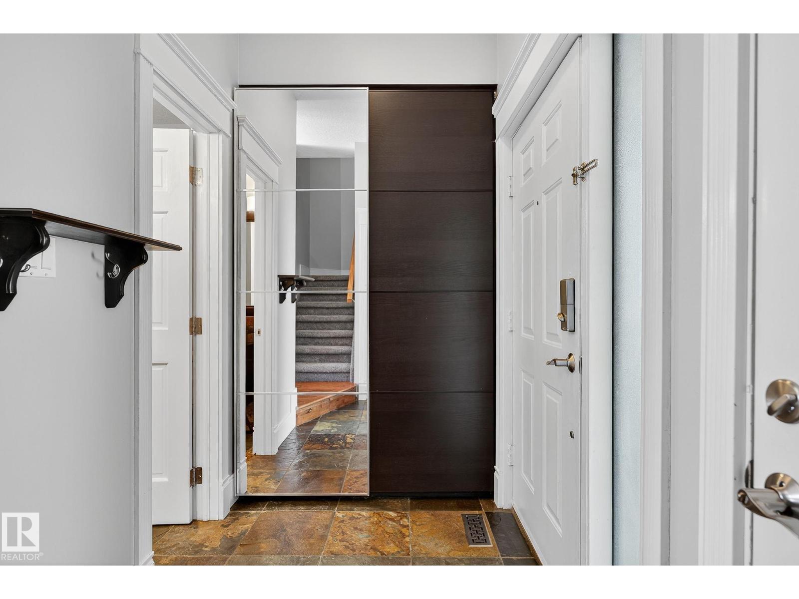 146 Callingwood Pl Nw, Edmonton, Alberta  T5T 8C6 - Photo 3 - E4478061