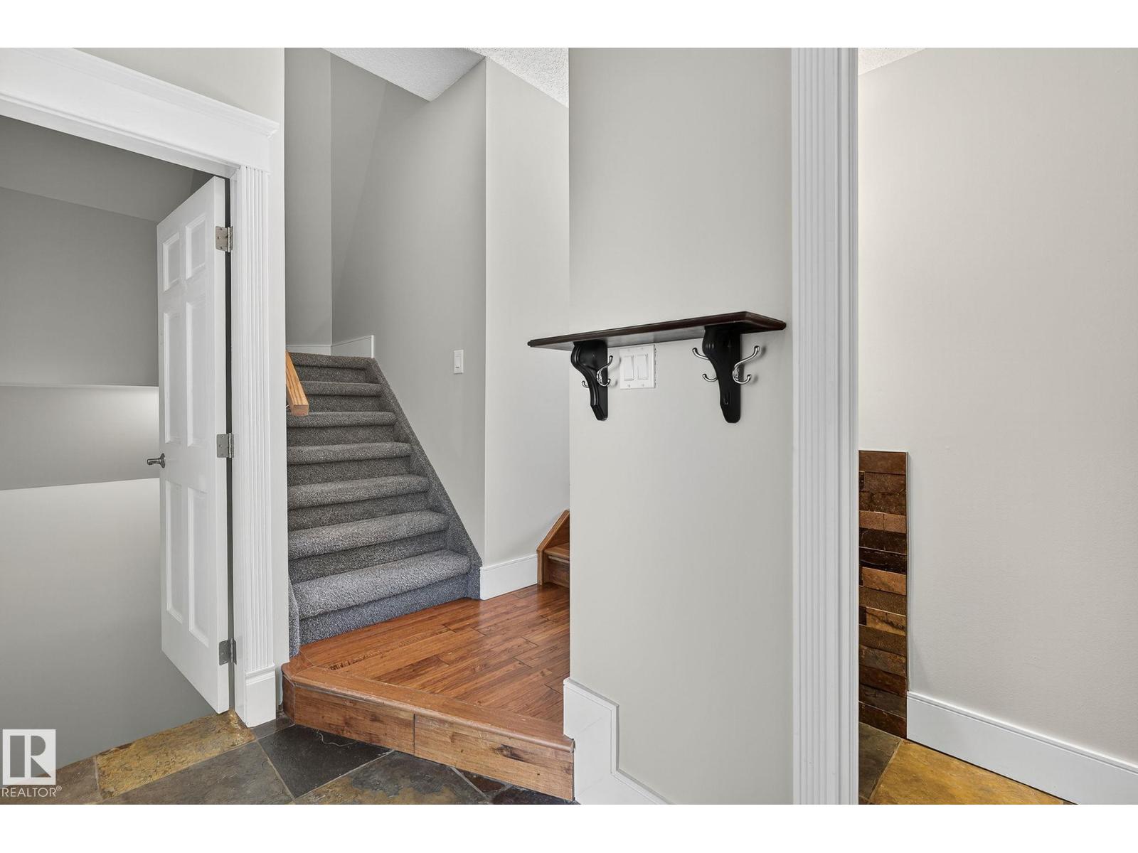 146 Callingwood Pl Nw, Edmonton, Alberta  T5T 8C6 - Photo 4 - E4478061