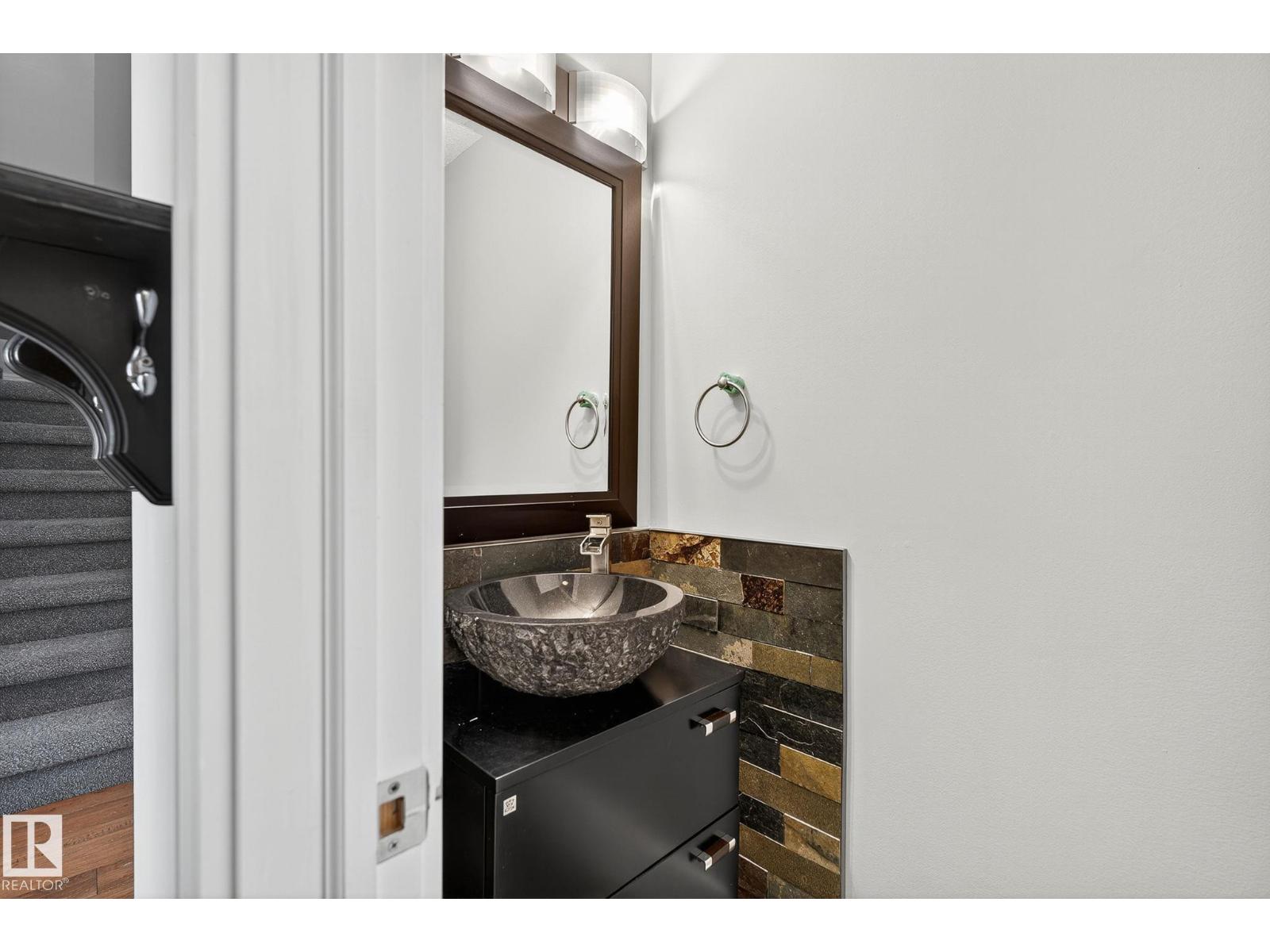 146 Callingwood Pl Nw, Edmonton, Alberta  T5T 8C6 - Photo 5 - E4478061