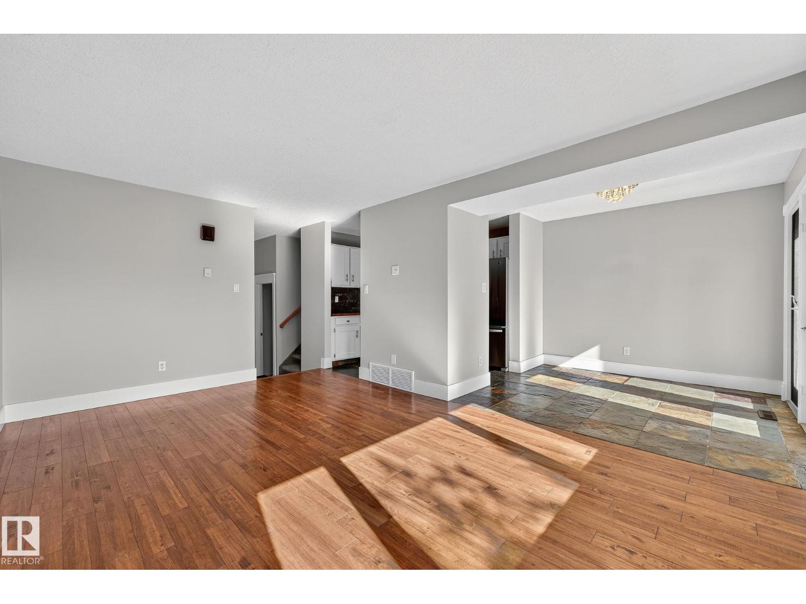 146 Callingwood Pl Nw, Edmonton, Alberta  T5T 8C6 - Photo 7 - E4478061