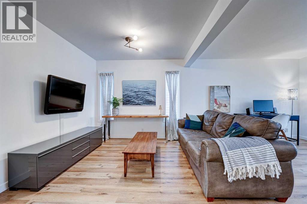 126 Hidden Crescent Nw, Calgary, Alberta  T3A 5L3 - Photo 6 - A2293380