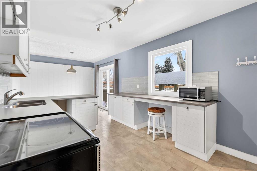 79 Hillary Crescent Sw, Calgary, Alberta  T2V 5J3 - Photo 11 - A2294116