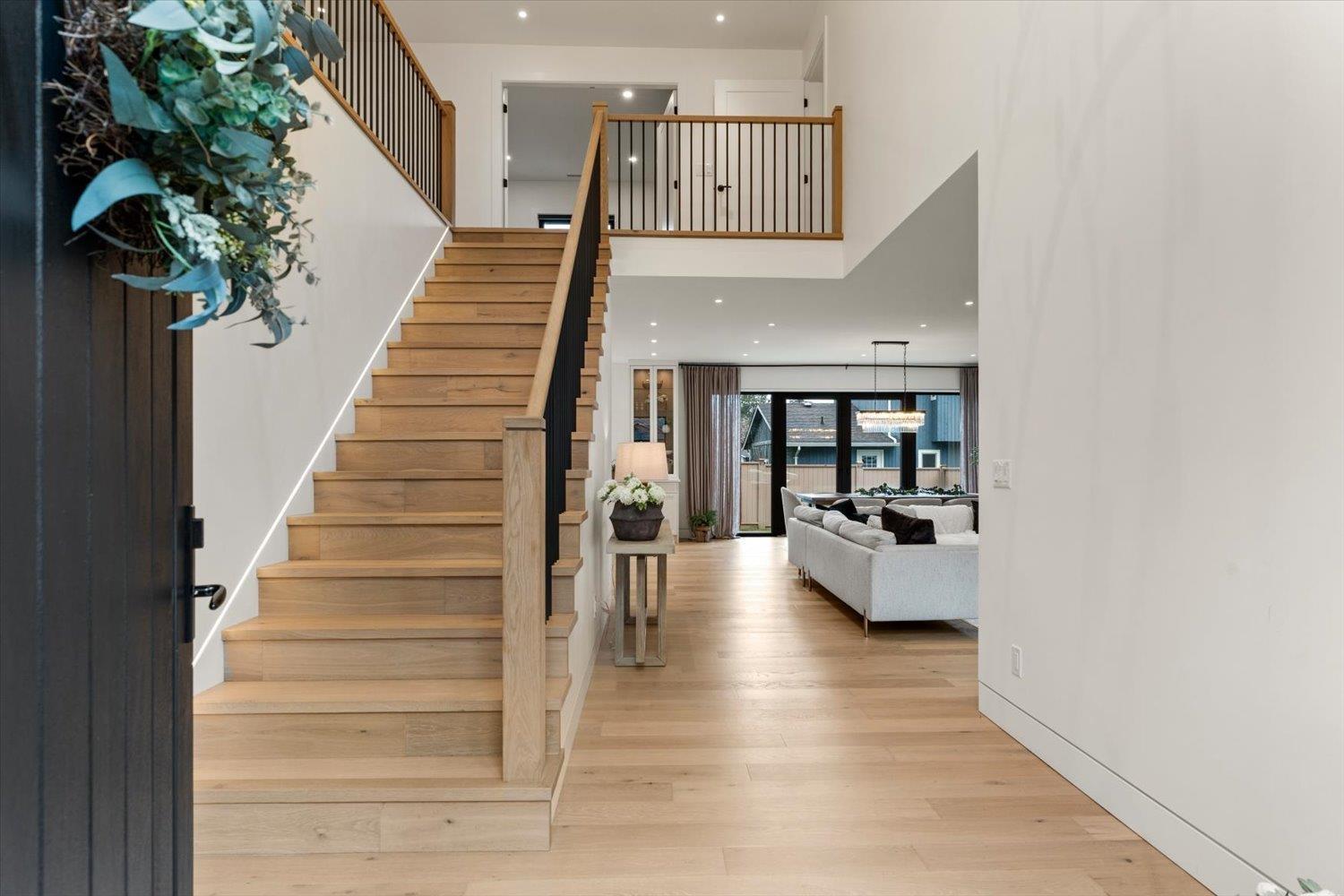 20448 90 Crescent, Langley, British Columbia  V1M 1A7 - Photo 3 - R3101032