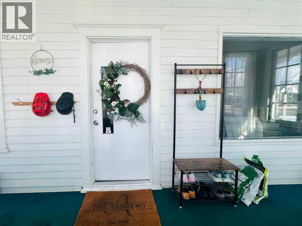 1504 6 Avenue S, Lethbridge, Alberta  T1J 1B1 - Photo 2 - A2292131