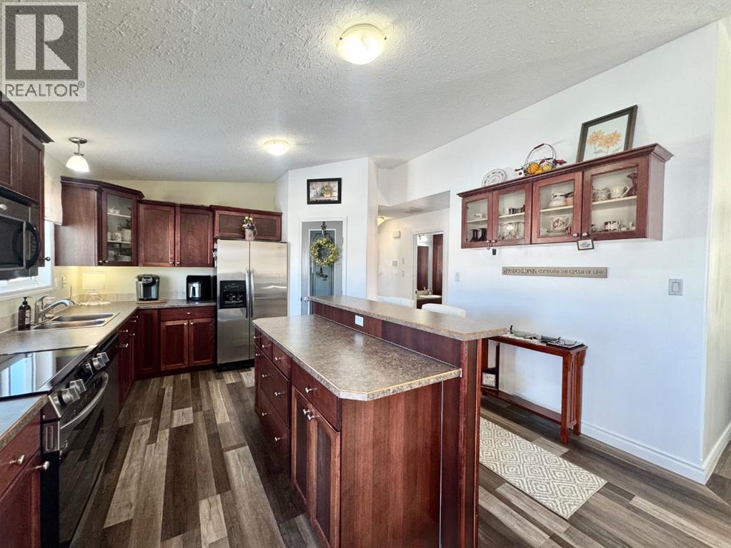 25 Keystone Place, Whitecourt, Alberta  T7S 0B2 - Photo 5 - A2294222