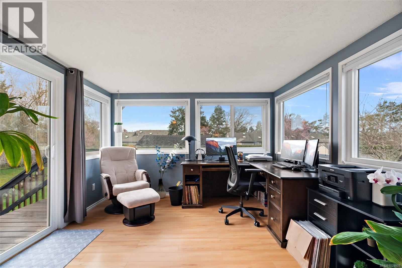 10289 Godfrey Pl, Sidney, British Columbia  V8L 2K9 - Photo 7 - 1029108