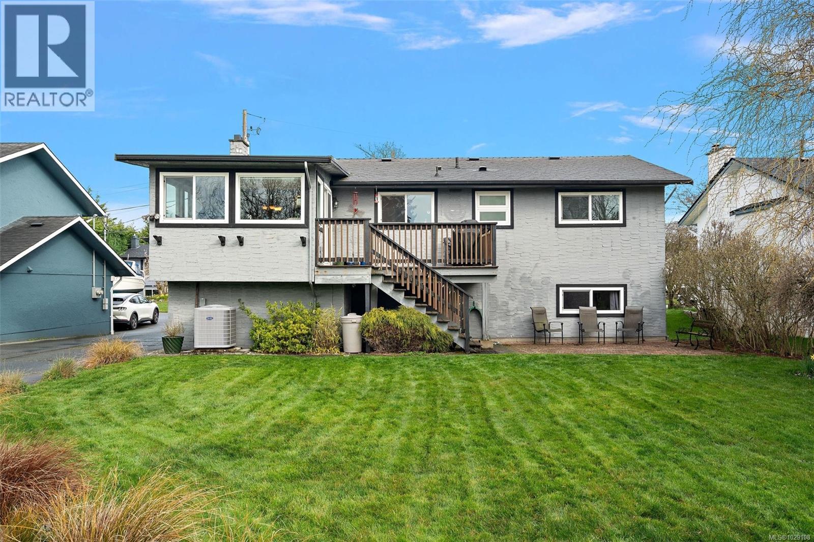 10289 Godfrey Pl, Sidney, British Columbia  V8L 2K9 - Photo 27 - 1029108