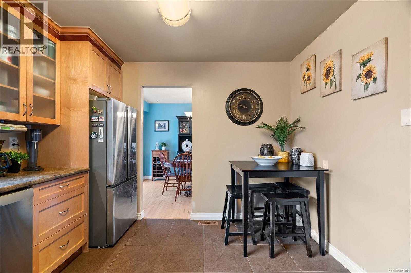 10289 Godfrey Pl, Sidney, British Columbia  V8L 2K9 - Photo 10 - 1029108