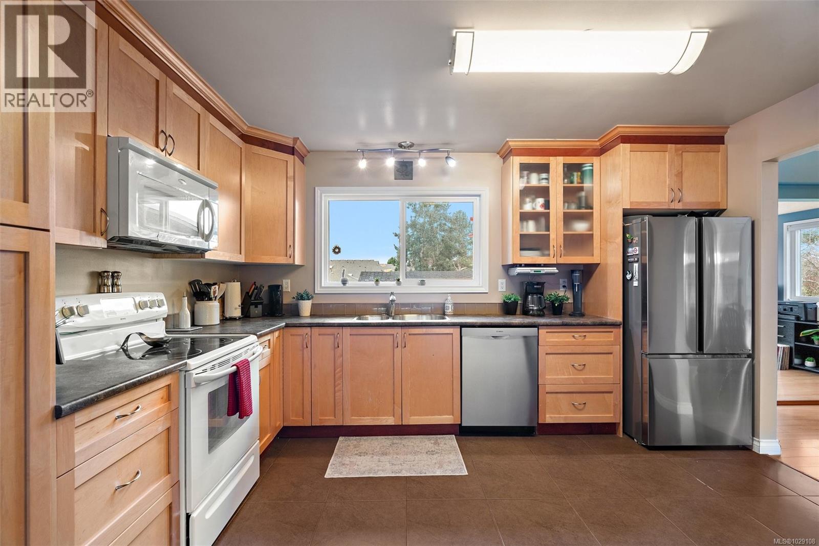 10289 Godfrey Pl, Sidney, British Columbia  V8L 2K9 - Photo 14 - 1029108