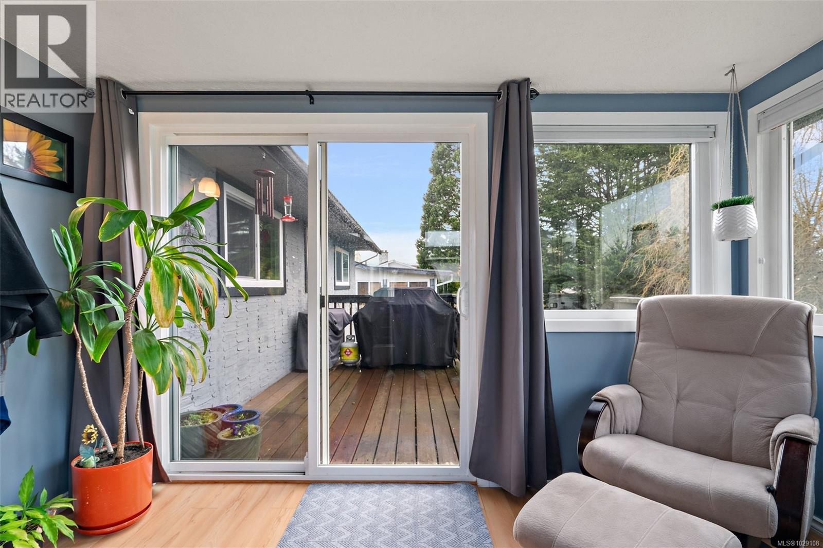 10289 Godfrey Pl, Sidney, British Columbia  V8L 2K9 - Photo 8 - 1029108