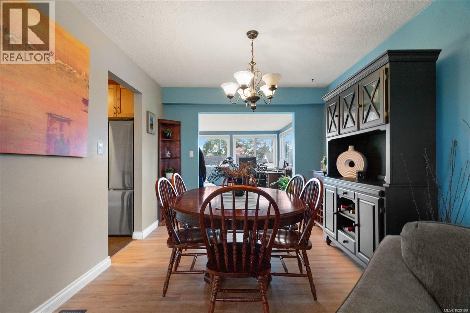 10289 Godfrey Pl, Sidney, British Columbia  V8L 2K9 - Photo 6 - 1029108