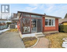 944 EVE STREET, Ottawa, Ontario