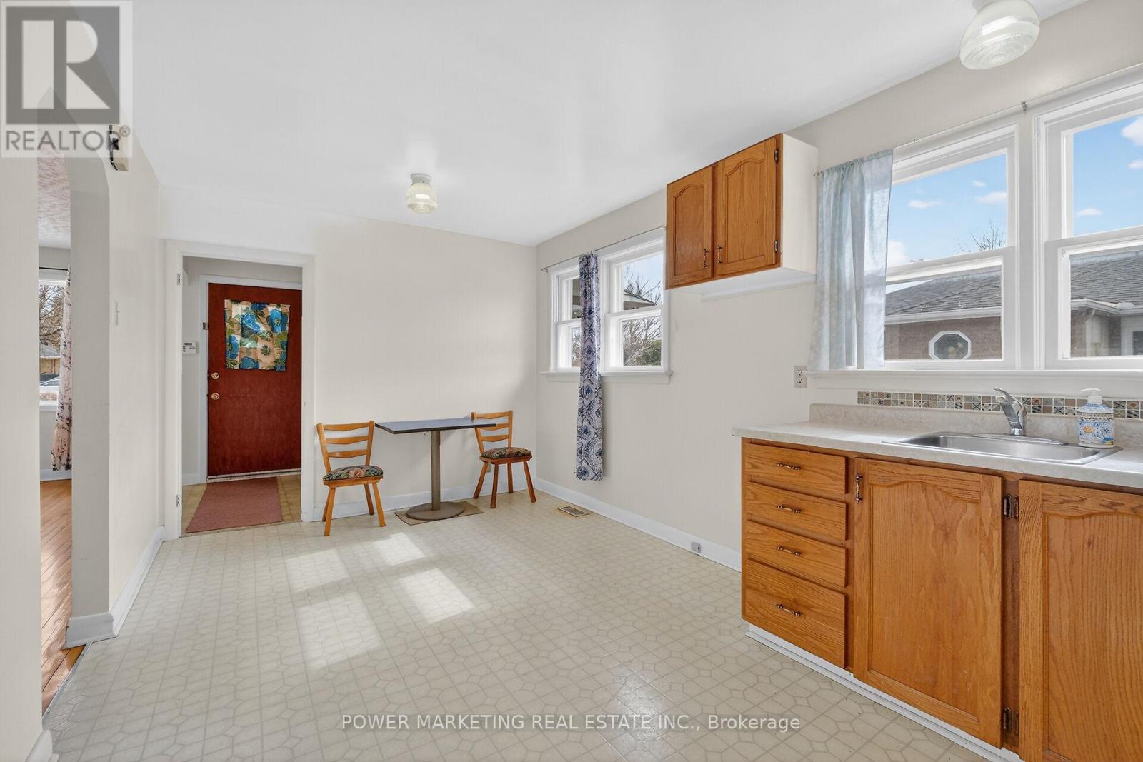 944 Eve Street, Ottawa, Ontario  K1K 3R4 - Photo 13 - X12871240