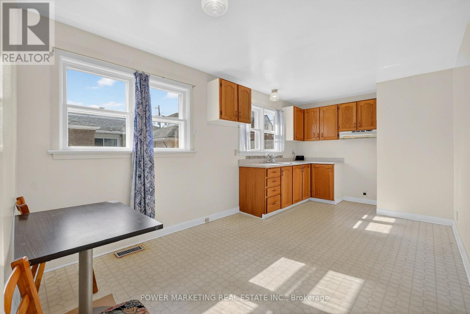 944 Eve Street, Ottawa, Ontario  K1K 3R4 - Photo 11 - X12871240