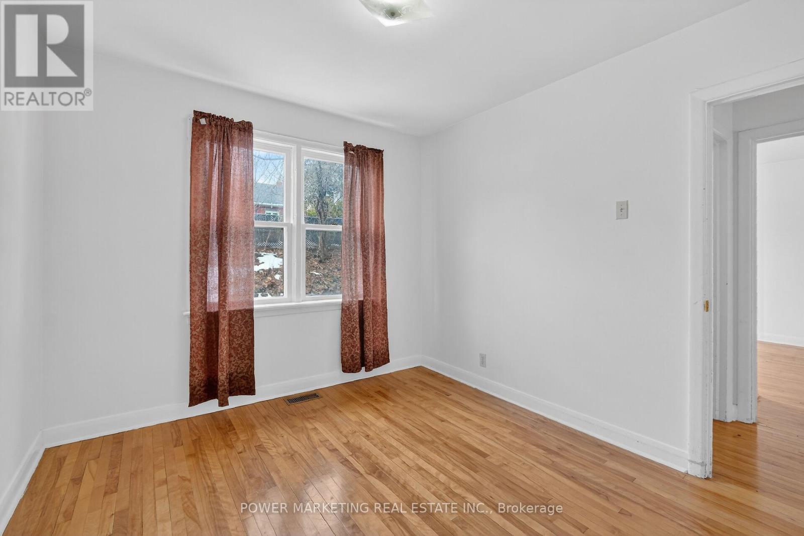 944 Eve Street, Ottawa, Ontario  K1K 3R4 - Photo 22 - X12871240