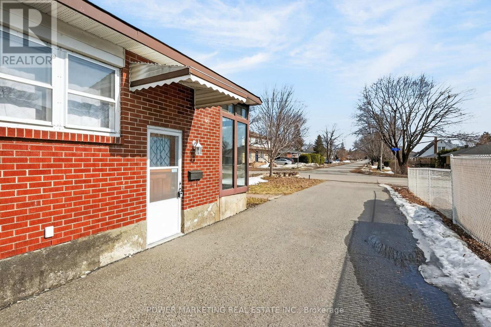 944 Eve Street, Ottawa, Ontario  K1K 3R4 - Photo 38 - X12871240