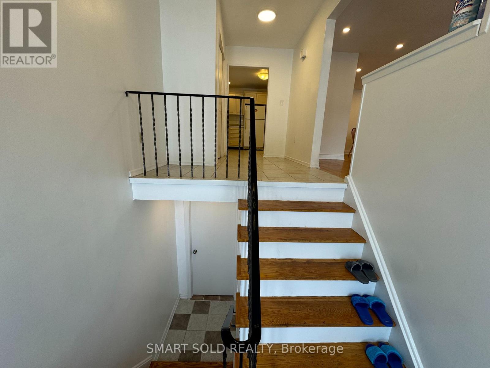 20 Bedle Avenue, Toronto, Ontario  M2H 1K8 - Photo 2 - C12897590